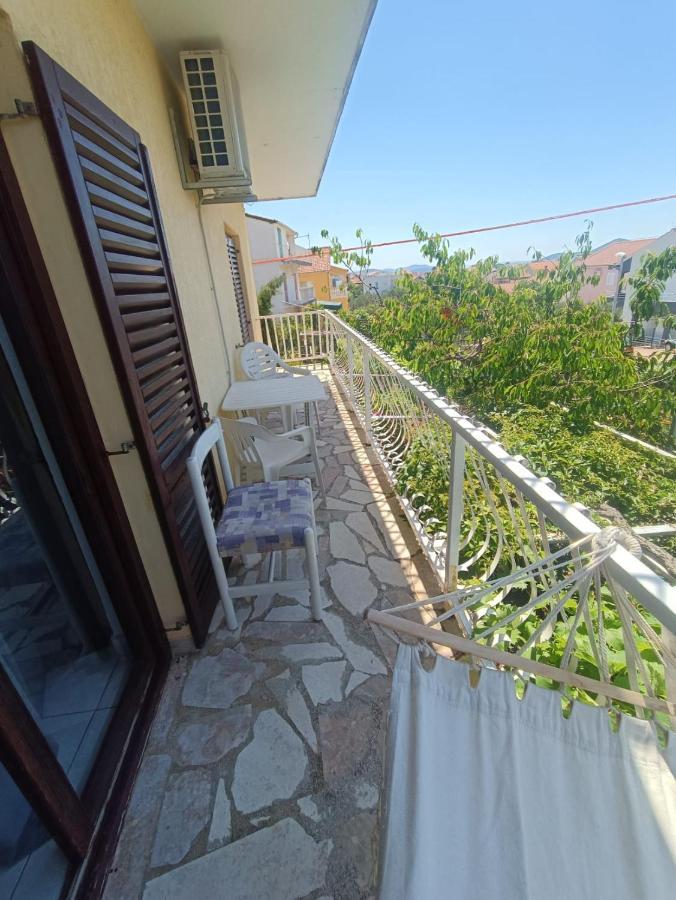 Tribunj Apartmani Экстерьер фото