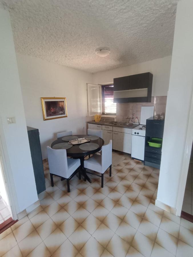 Tribunj Apartmani Экстерьер фото