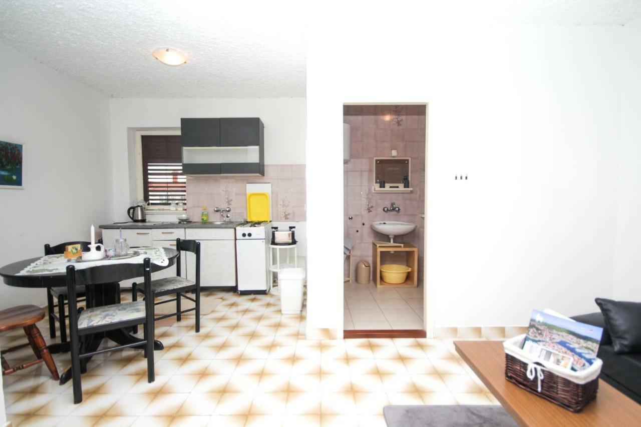 Tribunj Apartmani Экстерьер фото