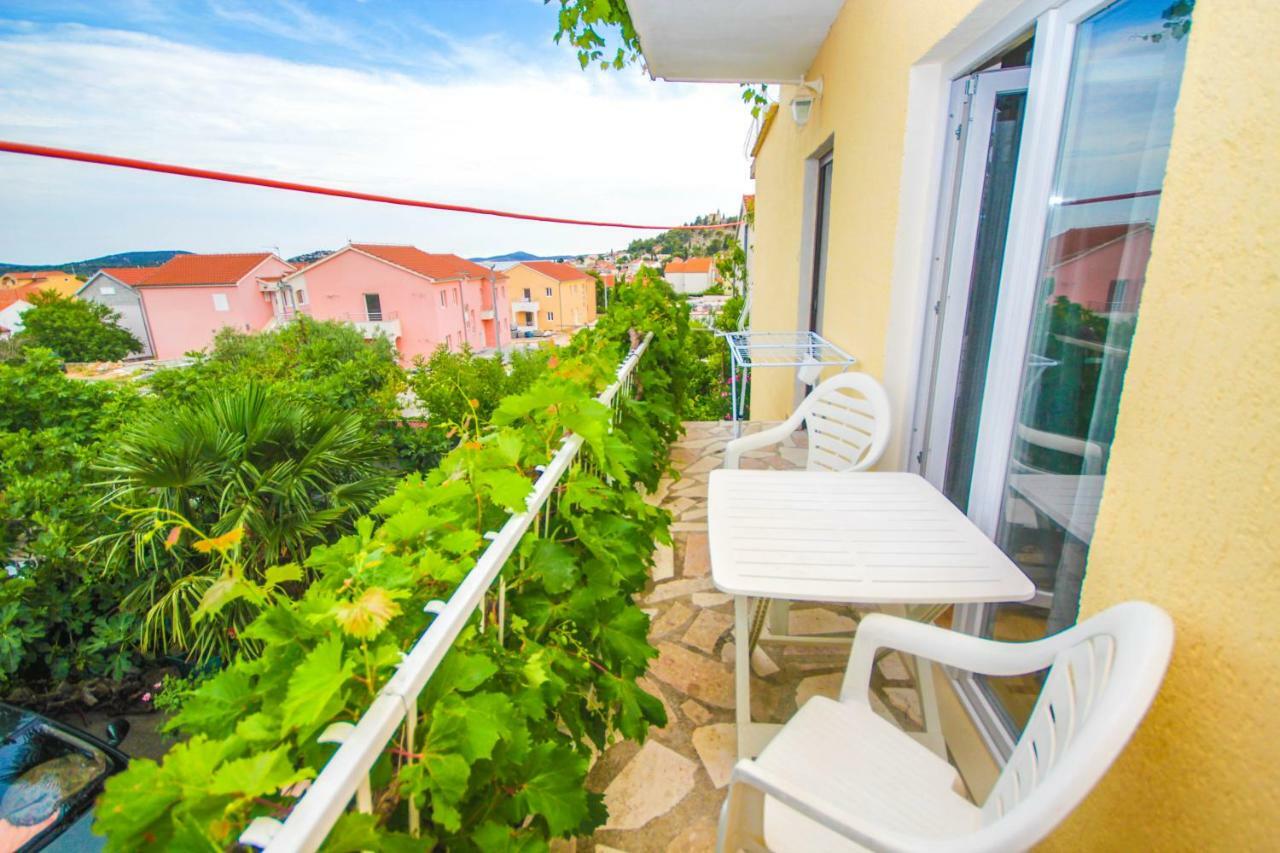 Tribunj Apartmani Экстерьер фото